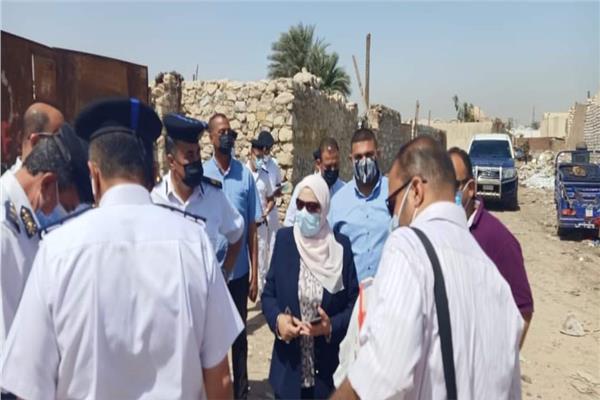 إزالة ٨ عقارات  من  بطن البقرة وتسكين ٣٠  أسرة بالأسمرات