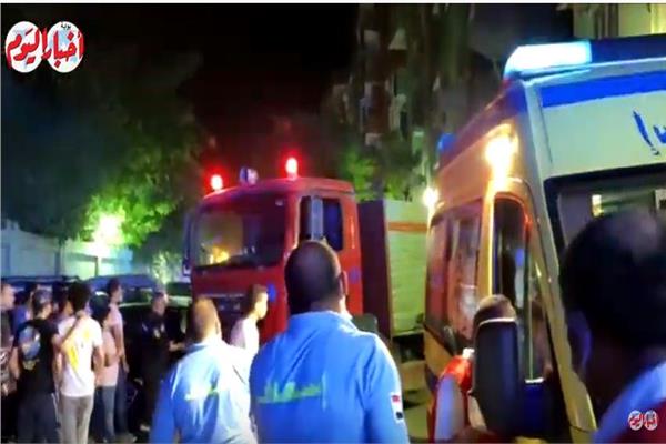 لحظة وصول الحماية المدنية لموقع الحريق بالجيزة