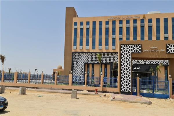 مستشفى العاشر من رمضان الجامعي