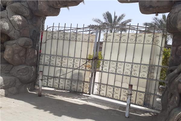 احد الحدائق بعد غلقها لمنع الاحتفال بأعياد الربيع