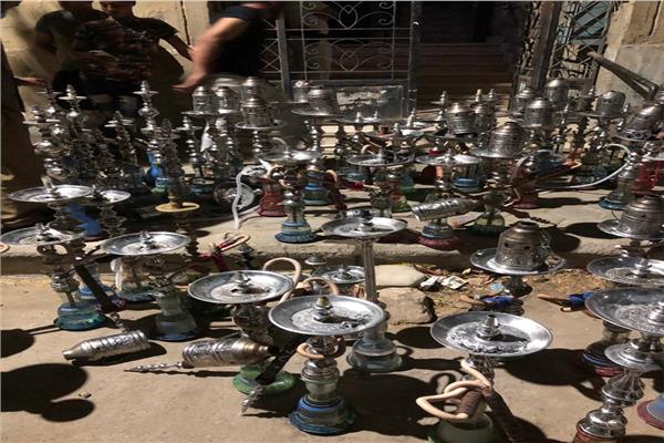 مصادرة  ١٢٠٠ شيشة من مقاهي عباس العقاد
