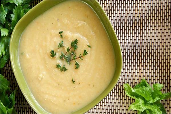 طريقة عمل شوربة الكرفس بالكريمة 
