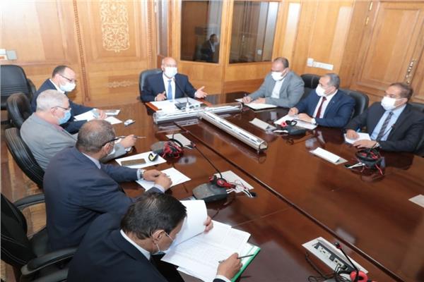 كامل الوزير الغلق الفوري لكل الفتحات الموجودة بأسوار السكة الحديد 