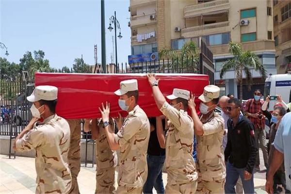  بورسعيد تشيع البطل الفدائي محمد مهران من المسجد العباسي إلى مثواه الأخير 