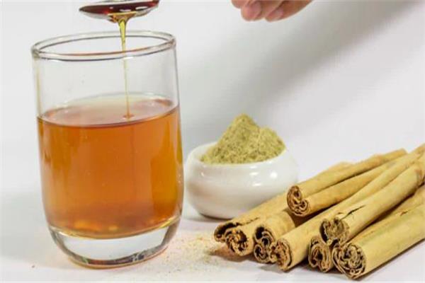 العسل والقرفة مكونان فعالان لتخسيس الوزن وحرق الدهون