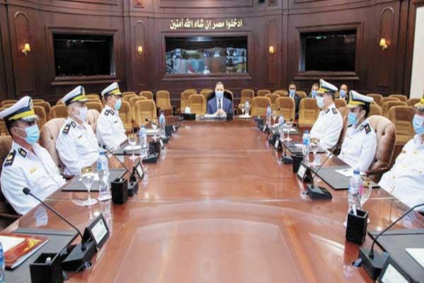  اللواء محمود توفيق وزير الداخلية خلال اجتماعه مع القيادات الأمنية
