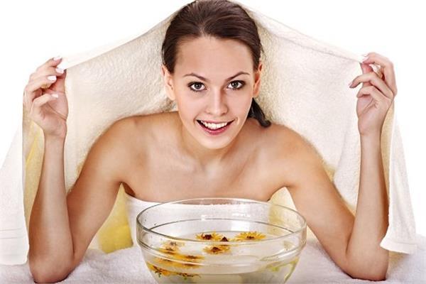 تنظيف البشرة بالبخار