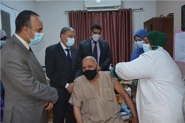 التطعيم بلقاح كورونا 
