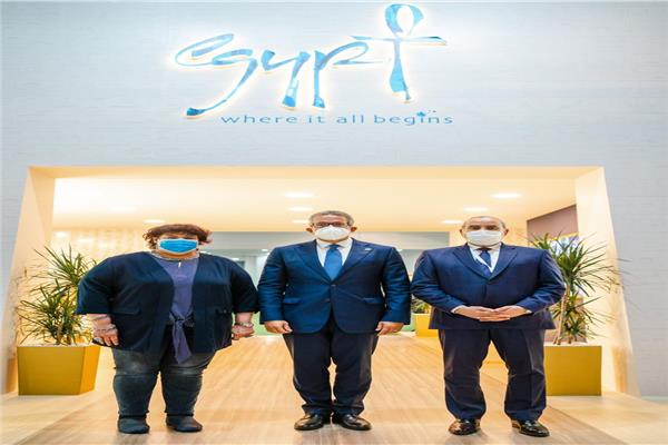 الطيار محمد منار وزير الطيران المدني والدكتور خالد العناني وزير السياحة والآثار