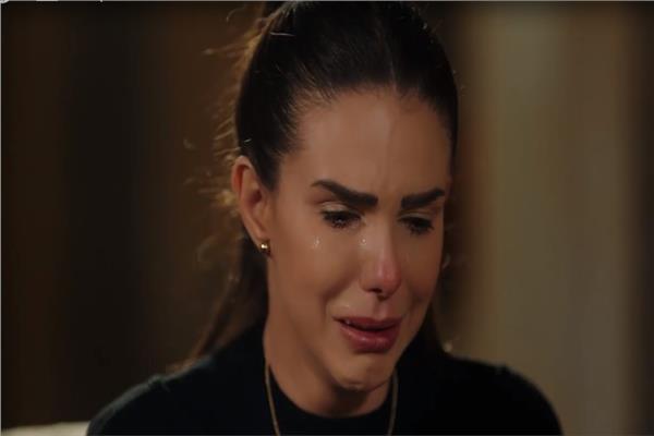 الفنانة دنيا عبدالعزيز