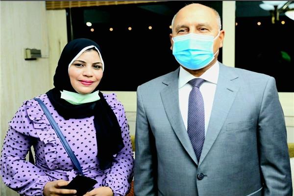 وزير النقل الفريق كامل الوزير مع محررة «بوابة أخبار اليوم»