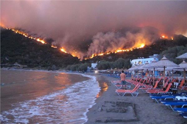 لليوم الثالث على التوالي.. اليونان تكافح حرائق الغابات | بوابة أخبار اليوم الإلكترونية