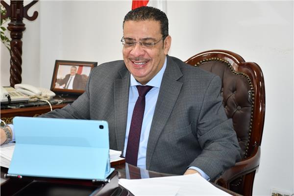 رئيس جامعة قناة السويس 
