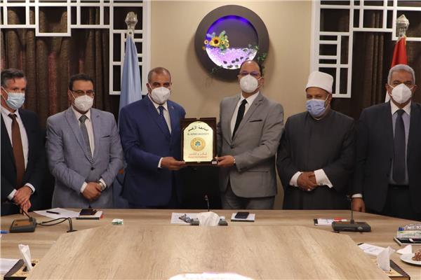 الدكتور محمد المحرصاوي رئيس الجامعة
