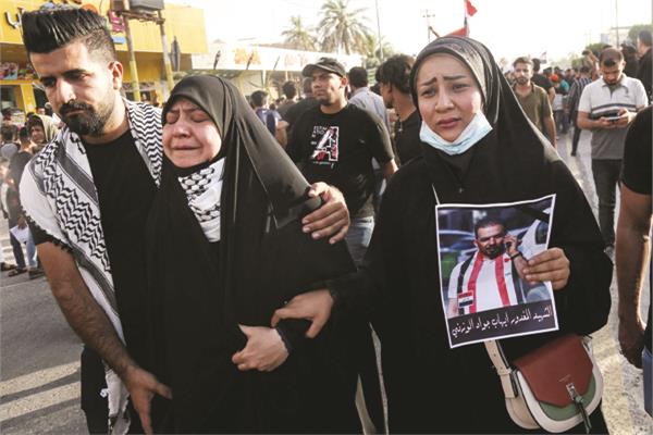 تشييع ناشط تم اغتياله على يد ميليشيات مسلحة 