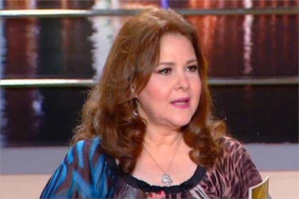 دلال عبدالعزيز