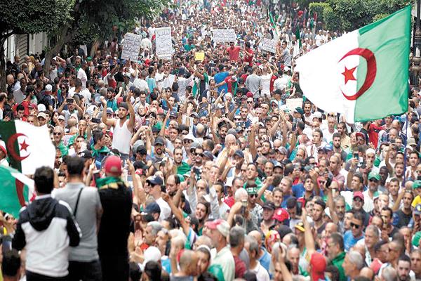  وزارة الداخلية الجزائرية تعيد تنظيم مظاهرات الحراك الشعبى الأسبوعية
