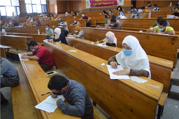  ١٠٠٠ طالب بتربية سوهاج 