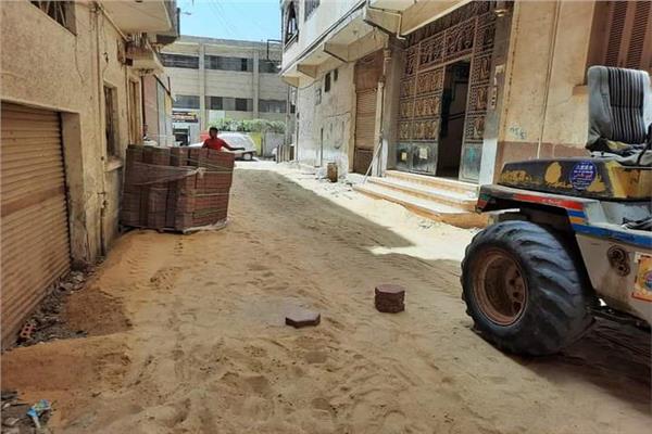  متابعة أعمال وضع الانترلوك بشوارع مدينه منوف
