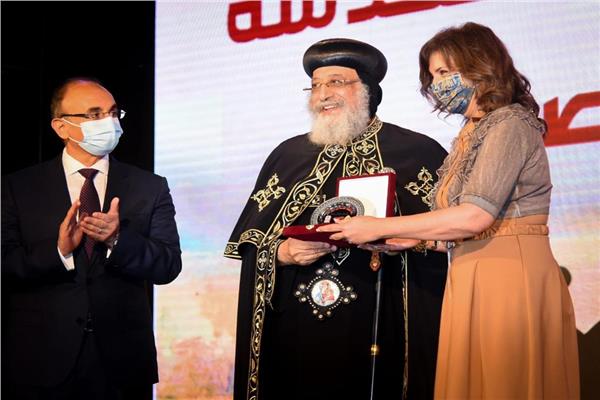 وزيرة الهجرة تشارك في احتفالية الكاتدرائية