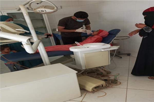 الكشف على 974 مواطن في قافلة طبية مجانية ضمن مبادرة  حياة كريمة  بقنا