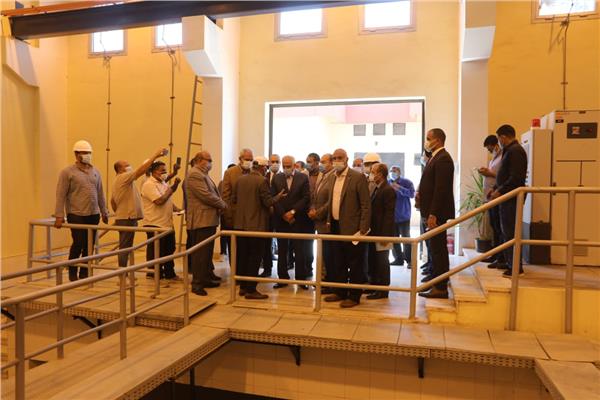  محافظ الجيزة يطلق التشغيل التجريبي لمحطة مياه الشرب بقرية ناهيا