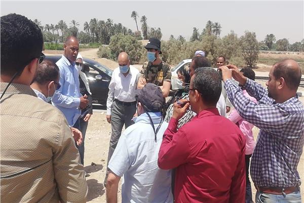 تسليم موقع مشروع إنشاء محطة مياه الشرب بناحية الهنادي