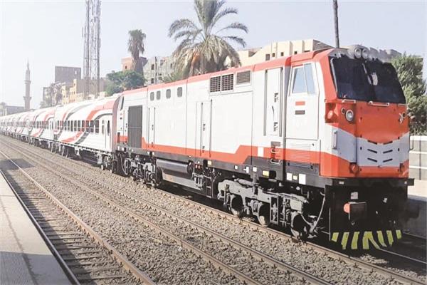 الجرارات وعربات القطارات الجديدة 