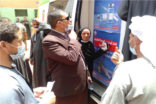 انطلاق سيارات متنقلة لتلقي لقاح فيروس كورونا 