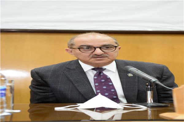  الدكتور طارق الجمال رئيس جامعة أسيوط 