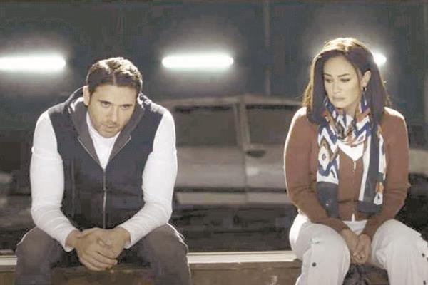 هند صبرى مع أحمد عز فى مشهد من «هجمة مرتدة»