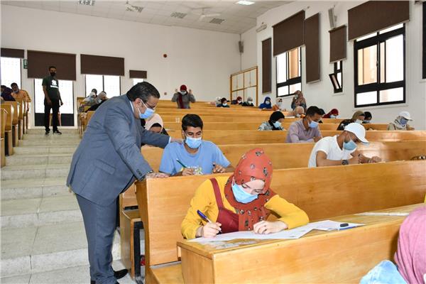 جامعة قنت