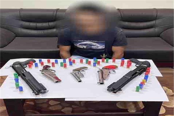 حبس عاطل ضبط بحوزته أسلحة نارية بقصد التشاجر بمنشأة ناصر 