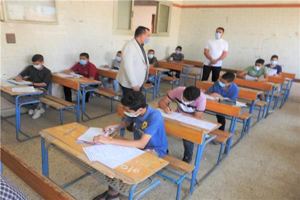  طلاب الشهادة الإعدادية
