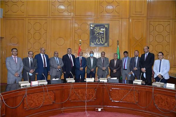 المحافظ مع مجلس نقابة المحامين