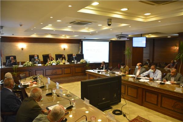 اجتماع لمناقشة مشروعات الخطة الأستثمارية
