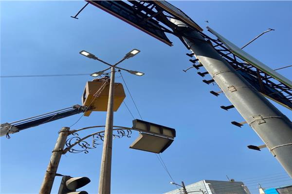 صيانة وإصلاح أعمدة الإنارة 
