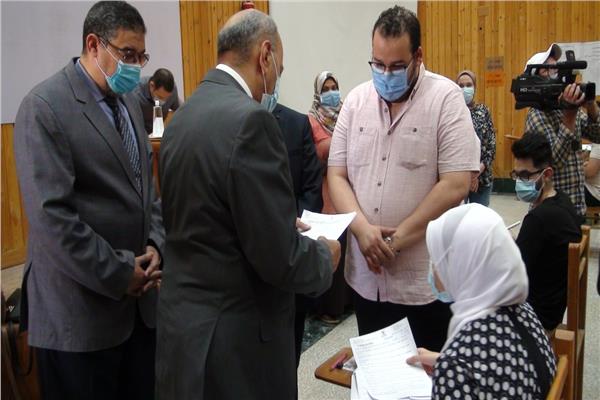  امتحانات نهاية الفصل الدراسي 