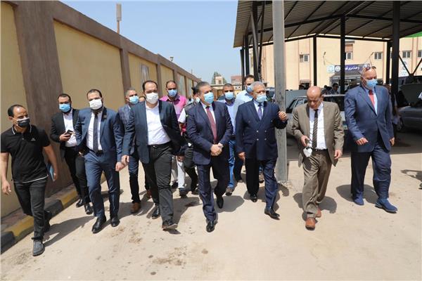 محافظ المنوفية يتفقد إدارة مرور قويسنا