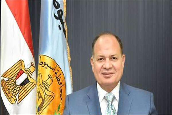 اللواء عصام سعد محافظ أسيوط