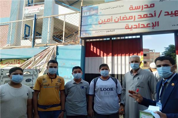 استمرار حملات التوعية الصحية بالإجراءات الاحترازية لكورونا في المدارس