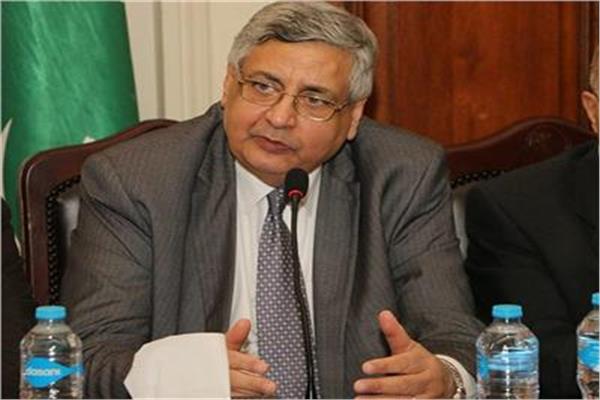  الدكتور محمد عوض تاج الدين