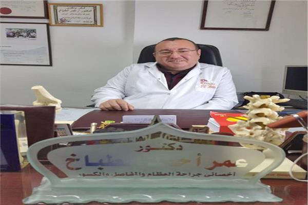 الدكتور عمر الطباخ