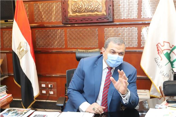 وزير القوى العاملة محمد سعفان