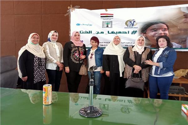 قومى المرأة بسوهاج يواصل حملة "احميها من الختان" بقرى المحافظة