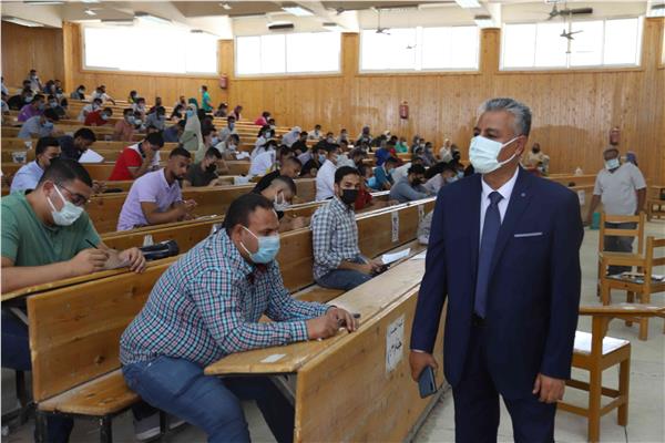  الامتحانات بجامعة جنوب الوادى