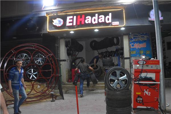 غلق  8 ورش في جولة ليلية لمحافظ الغربية