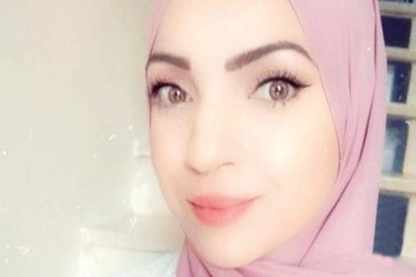  الطبيبة الشابة   