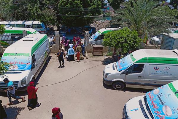 فحص 9 الاف مواطن خلال 6 قوافل طبية وعلاجية بالمنيا