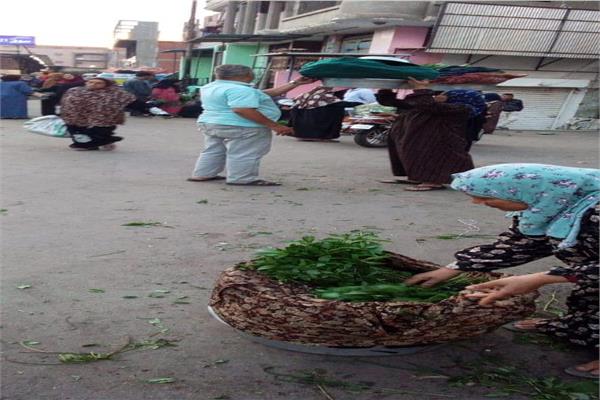 استمرار رفع كافة الإشغالات من أمام سوق الباجور النموذجى 